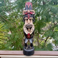 Habitación Tiki Encantada Inspirada Pelé Diosa del Fuego y Volcanes Mitología Maorí