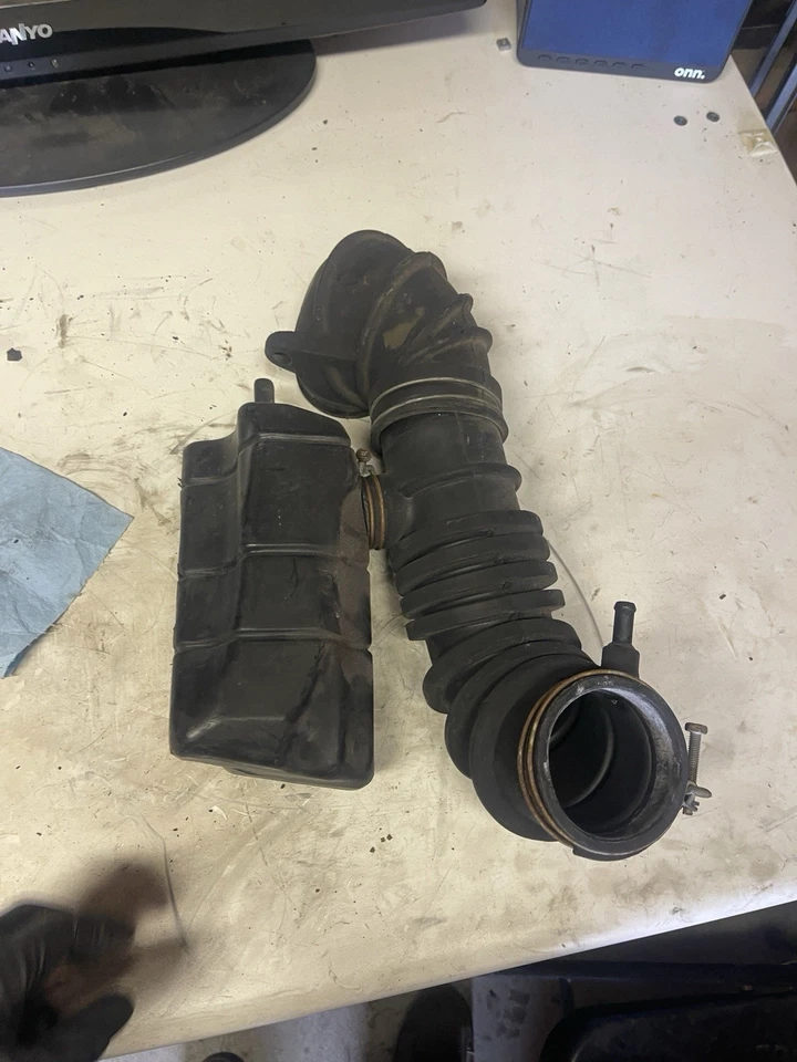 Tubo/resonador de admisión de aire Mitsubishi 3000GT Dodge Stealth MD159637 compatible con 91-99 Foto 2 de 2