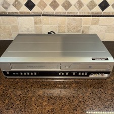 Magnavox MWR20V6 VCR DVD Recorder VHS Combo Read Description.