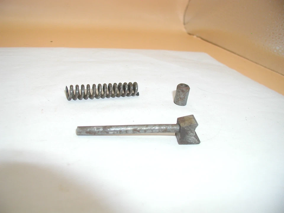 Eastern Arms 94A calibre 12 - muelle principal, émbolo y asiento Foto 2 de 2