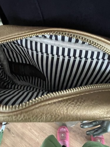 Borsa fotocamera JOULES Trent borsa a tracolla tracolla oro metallizzato NUOVA FREEPOST OC29 - Foto 14 di 19