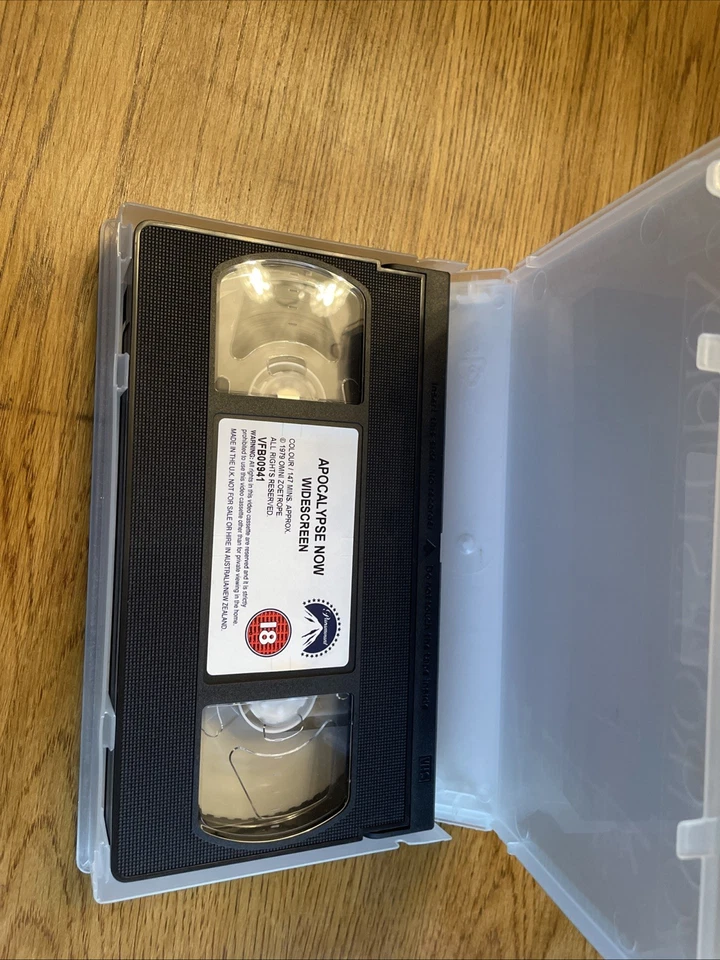 Francis Ford Coppola's Apocalypse Now Zoetrope Studios - Marlon Brando (PAL VHS) - Image 3 of 3