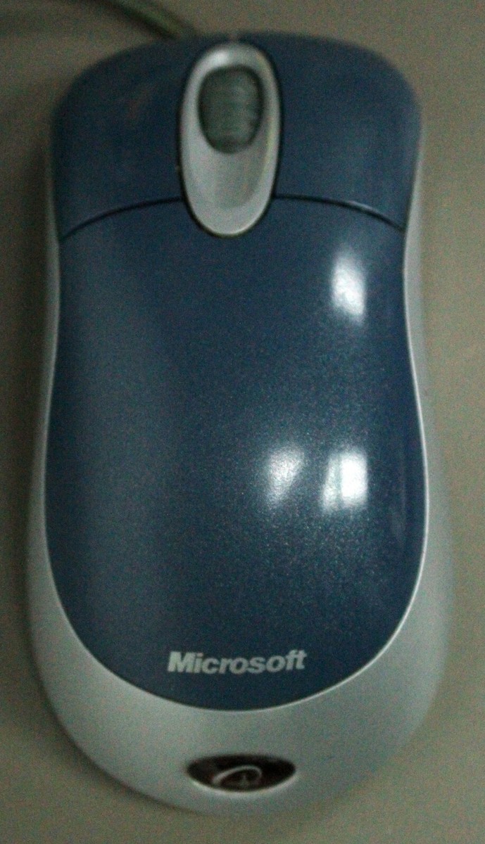 EX+ Microsoft Optical Mouse Blue USB Wired Scroll Wheel X08 72983
