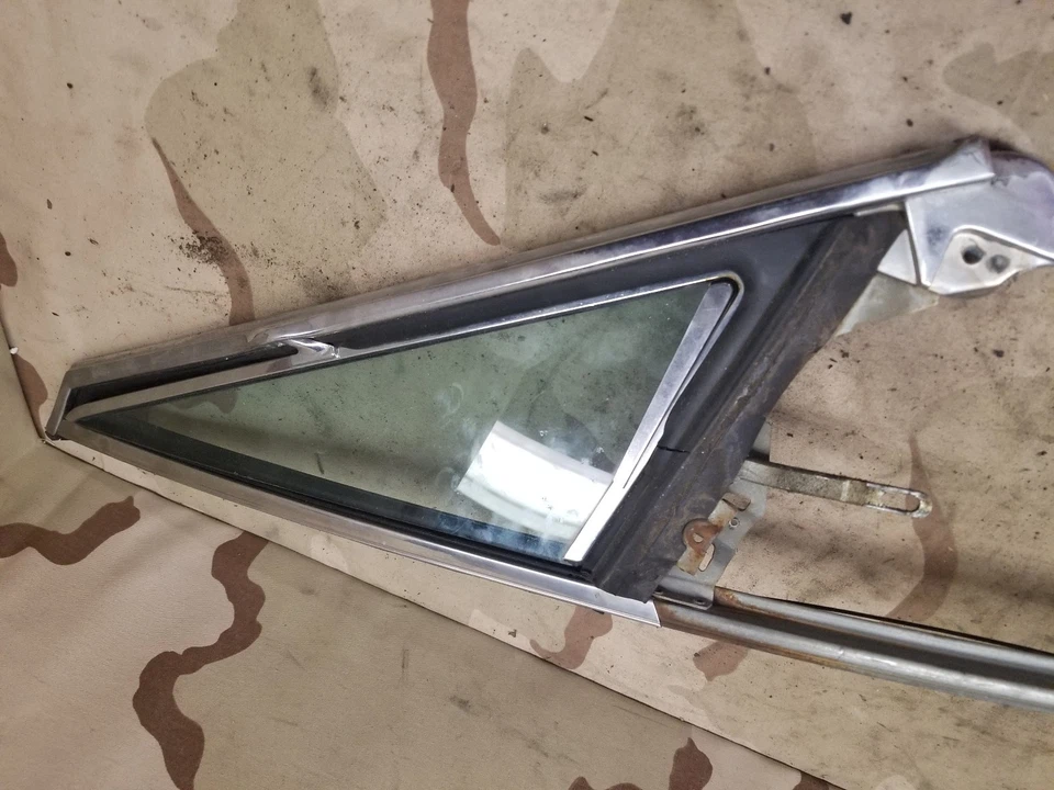 Cadillac Fleetwood Brougham 1966 pasajero derecho puerta delantera ventana de vela OEM Foto 2 de 4