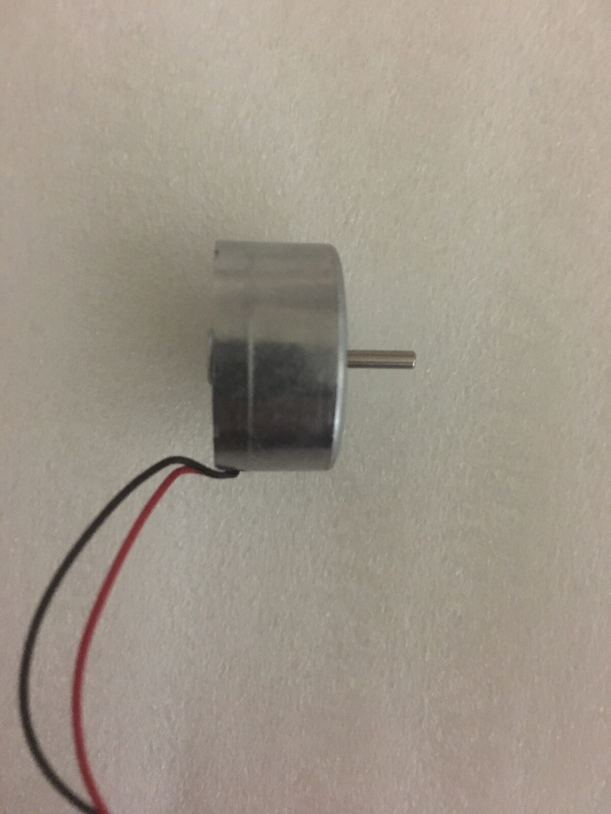 DC Motor 300 - 1.5V 3V 4.5V 6V w/ lead wire, 4500 - 9500 rpm, 2.5 cm, 2 mm shaft
