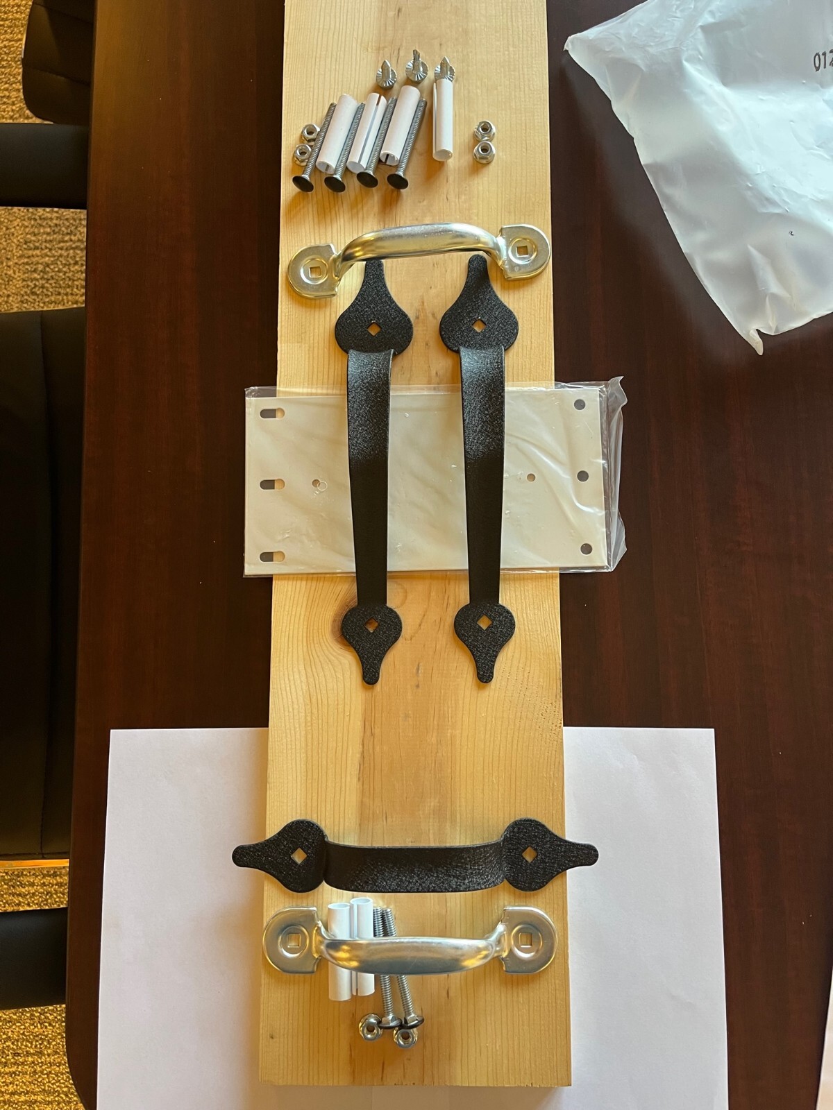 Decorative hardware, handles and lift handle, garage door, Clopay, CHI