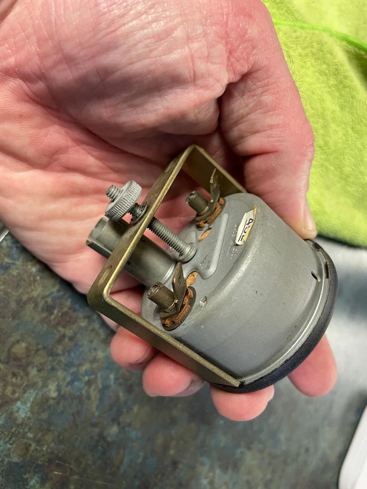 Lotus A082N6045F voltmeter / battery gauge for 1983-1987 Lotus Esprit - Image 4 of 4