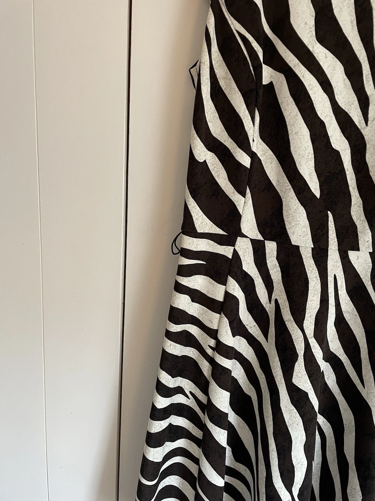 Abito MICHAEL KORS marrone e bianco zebrato righe aderente e svasato taglia 4 = UK 8 10 oro zip