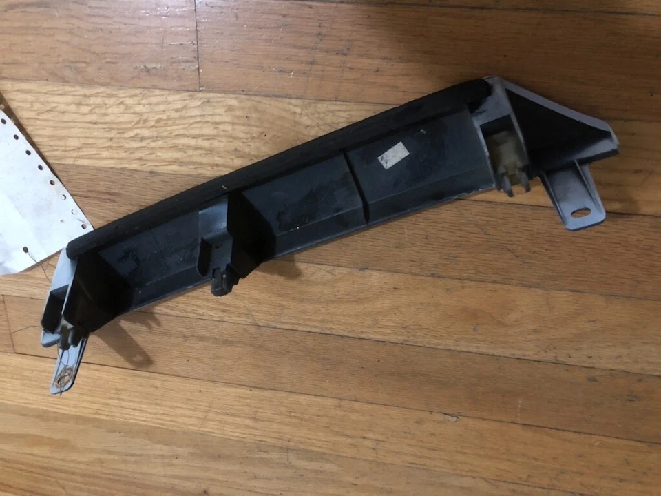 PARRILLA 1990-91 PLYMOUTH LÁSER RS B479230 Foto 3 de 4