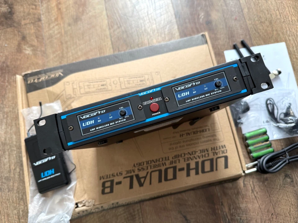 VocoPro UDH-Dual-B UHF Digital Hybrid Wireless Mic System, Frequency Band: B1 - Image 3 of 4