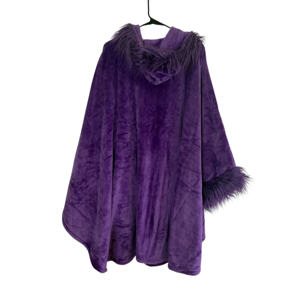 Abrigo poncho chaqueta con capucha púrpura Adrienne Landau para mujer talla única de piel sintética Foto 3 de 4