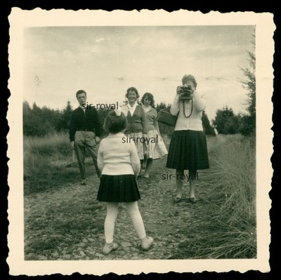 Woman with photo camera photographed little girl - 1950s GDR - photo 6x6cm
