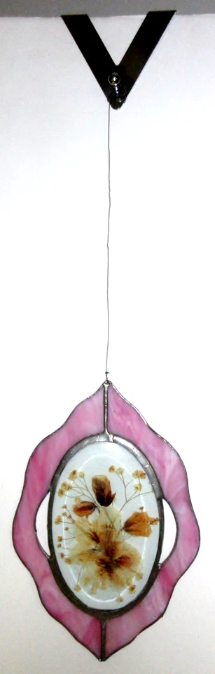 Vintage Stained Glass Dried Flowers Suncatcher Wall Or Window Hanging 9.5" Foto 2 de 4