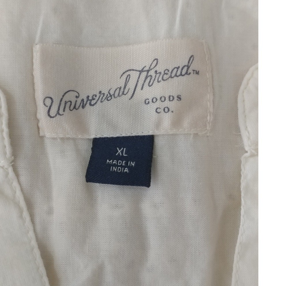 Universal Thread Eyelet Seashell Top Size XL - image 4