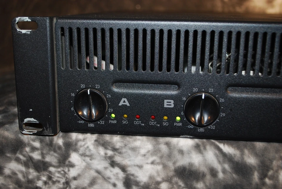 Amplificador de potencia PEAVEY PV 1500 Foto 2 de 4