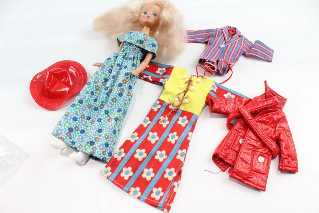 28 Mary Quant Daisy Doll 1970s Vintage w/ Assorted Original Outfits 