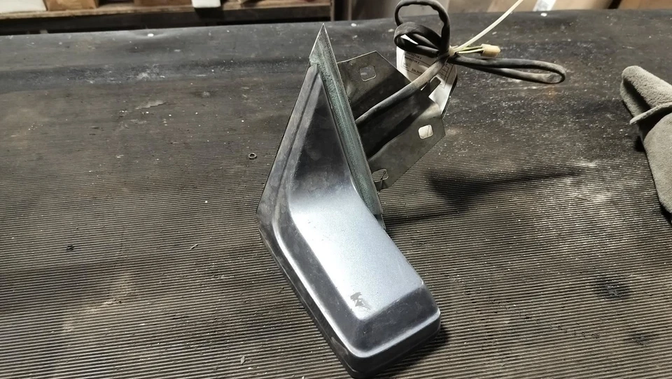 Пассажирское правостороннее зеркало заднего вида с электроприводом подходит для 81-85 RIVIERA 607202 - Изображение 2 из 3