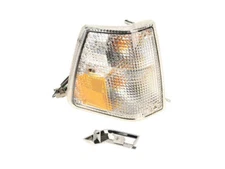 For 1986-1989 Volvo 244 Turn Signal Assembly Front Right 96821KD 1988 1987