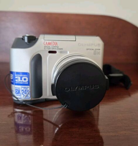 Vintage Olympus C-720 Ultra Zoom Digital Compact Camera 3MP-Silver-Works