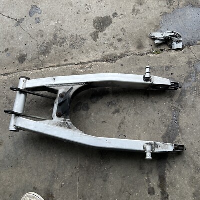 1989 Suzuki GSXR 1100 OEM Swingarm Arm Assembly Links Chain