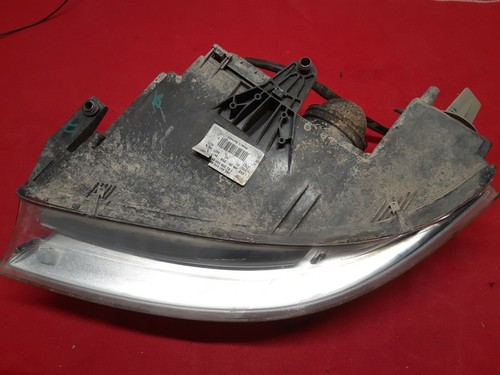 2001 2002 2003 2004 2005 VW Volkswagen Passat RIGHT PASSENGER Headlight Lamp - Picture 6 of 12