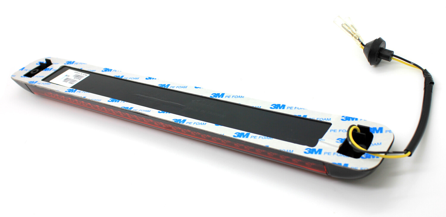 New 3rd Brake Light Center High Mount Stop Lamp CHMSL / FOR GM SUVS