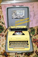 1955 Yellow Royal Quiet De Luxe Typewriter Carrying Case Deluxe Sunbeam Canary