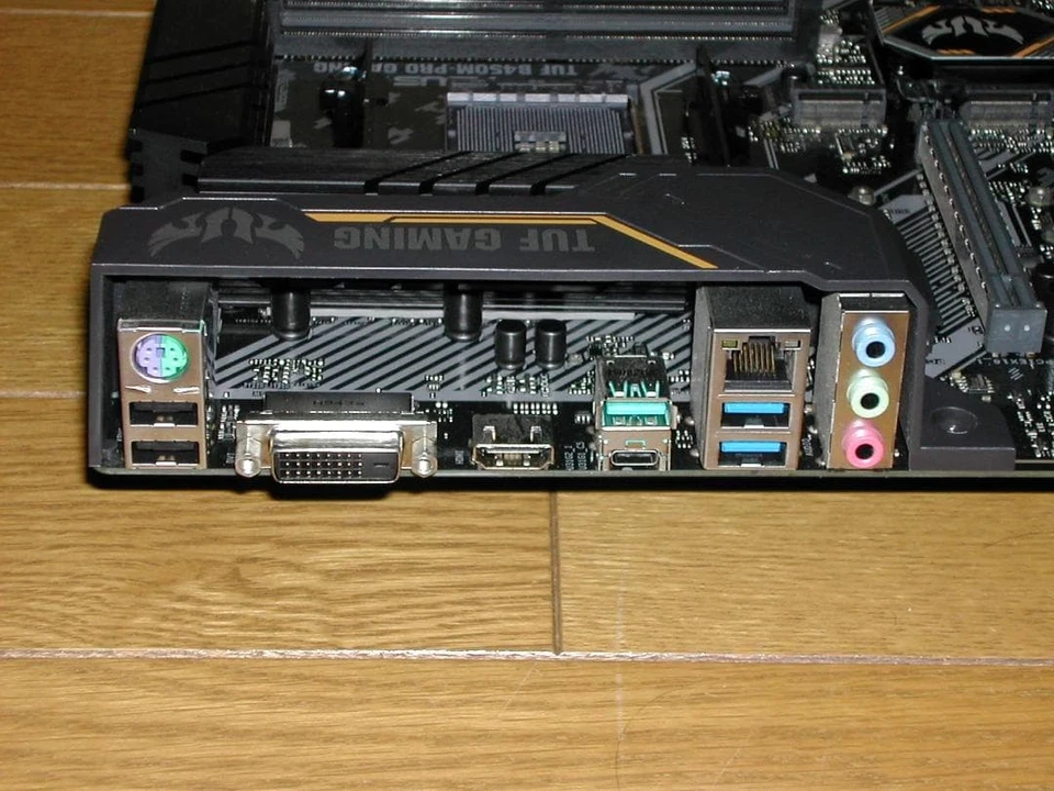 Asus Tuf B450m-pro Gaming Am4 Micro Atx Motherboard Amd Ryzen Ddr4 Pcie 3.0 - Image 4 of 4