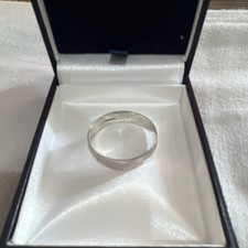 9ct White Gold Wedding/Anniversary Band Ring Size unsure Plain No Stone