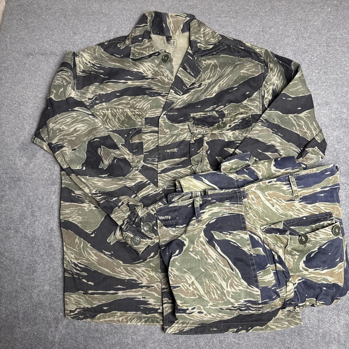 Vintage 1960s/70s Tiger Stripe Camo Jacket/Pants Set Size Medium 