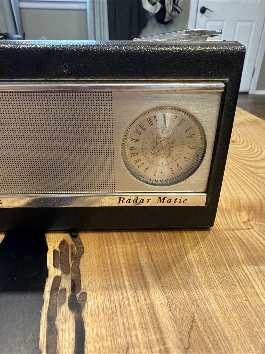 Vintage Panasonic Radar Matic R-1010 10 Transistor Radio Auto Tune