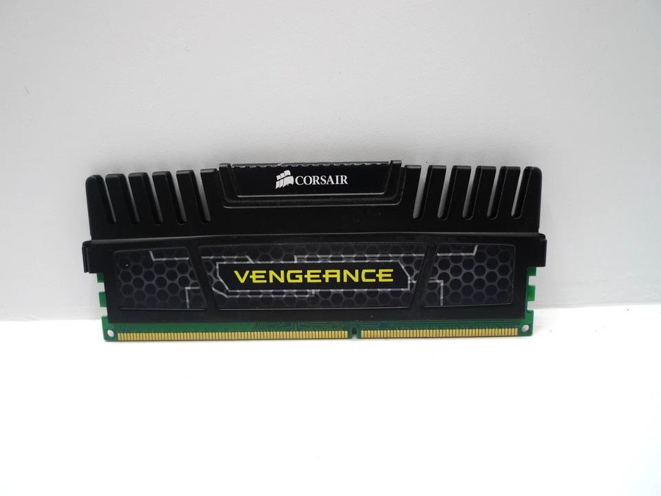 Corsair Vengeance DDR3 4GB RAM Sticks (6x, 24GB Total) | 1600MHz - Image 2 of 3