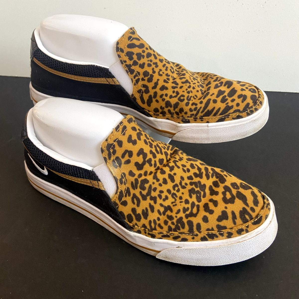Nike Womens Court Legacy Slip on Shoes Size Cheetah Print