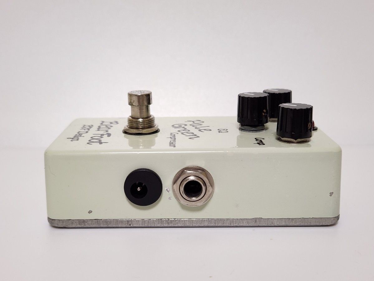 BearFoot BJF Design Pale Green Compressor Guitar Effect BearFoot BJF Design Pale Green Compressor Guitar Effect