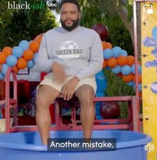 ANTHONY ANDERSON/BLACKISH/ SCREEN WORN SOCCER DAD WARDROBE T-SHIRT