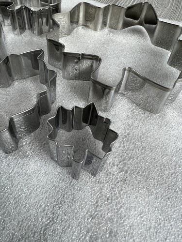 8 Stainless Steel Fall / Autumn Leaf Shaped Cookie Cutters - Picture 3 of 7