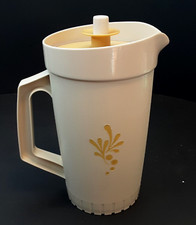 Tupperware Push Button Lid Pitcher 874-7 made In USA Beige