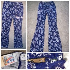 VTG 70s WOMEN GIRLS 25 FENTON WESTERN FLARE LOUD BLUE BANDANA PRINT JEANS PANTS