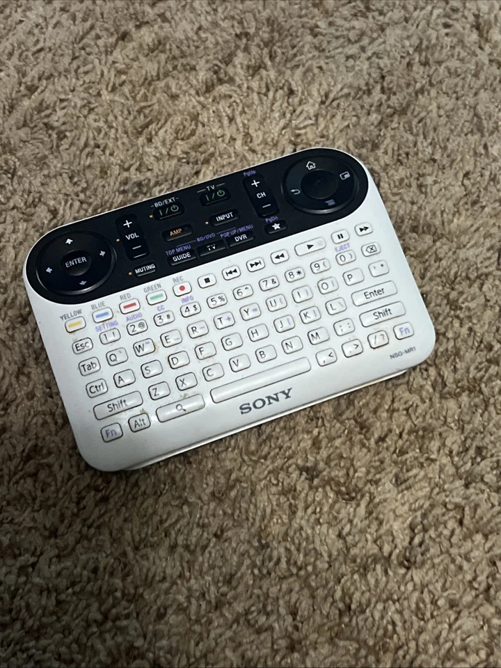 Retro tv with awesome remote Sony Brand 32 Inch black in color white backing - Image 4 of 4