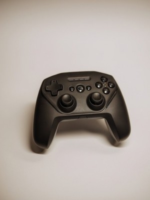 Steelseries Stratus Duo GC-00005 Bluetooth Controller With Phone Holder & Case