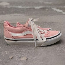 Vans Old Skool Pink White Canvas Low Top Skate Shoes Kids Missy Size 1.0 Kicks