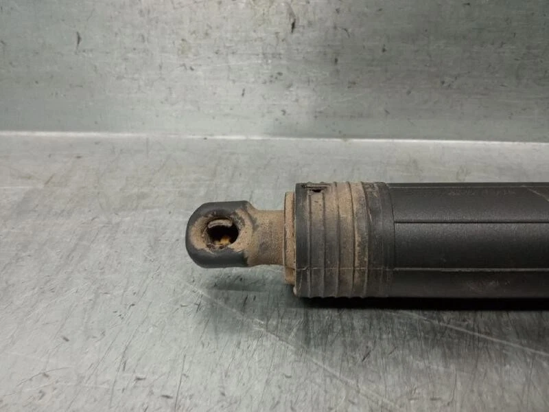 8U0827851 5678079 Gas Strut Boot for AUDI Q3 (8UB 8UG) 2.0 TDI 2011 - Image 2 of 4