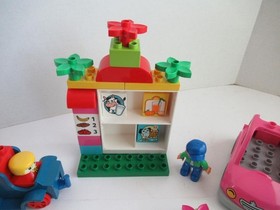 Duplo # 10546 Supermarket with car Customer Clerk Food Blocks Delivery Truck