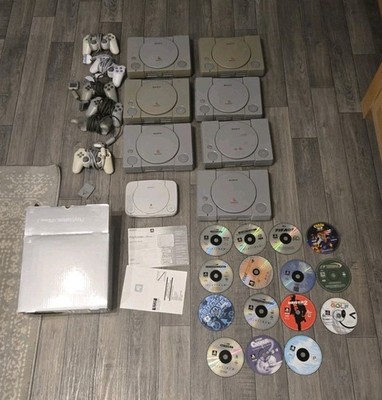 8 x Sony PlayStation 1 PS1 Konvolut getestet funktionstüchtig Controller und Spiele Disks 