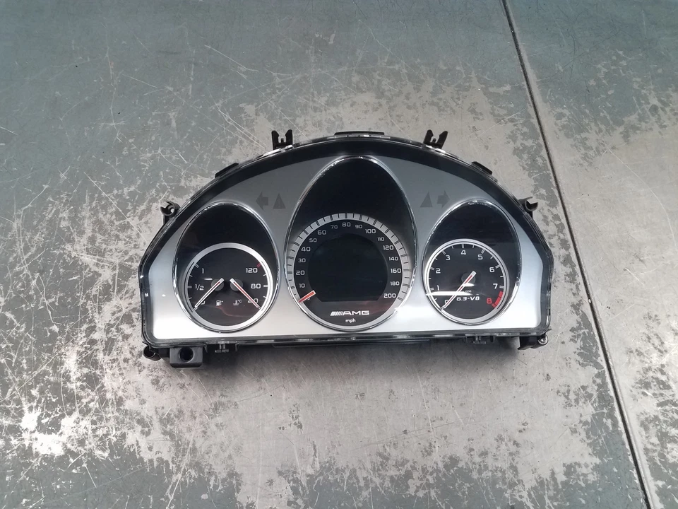 Mercedes AMG C 63 2009 calibre clúster #72909 X5 Foto 2 de 4