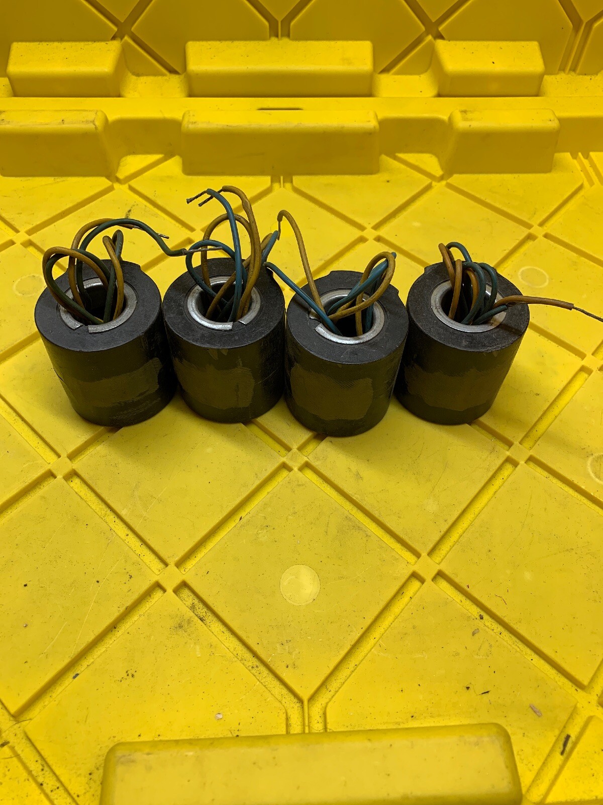 Lot Of 4 Parker 30-00-41-09 30004109 Refrigerant Solenoid Coil, 115V 50Hz, Used