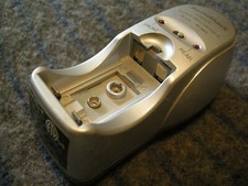 RADIO SHACK MODEL 23-437 BATTERY CHARGER 6 HOUR Ni-Cd/Ni-MH CLASS 2 POWER UNITS