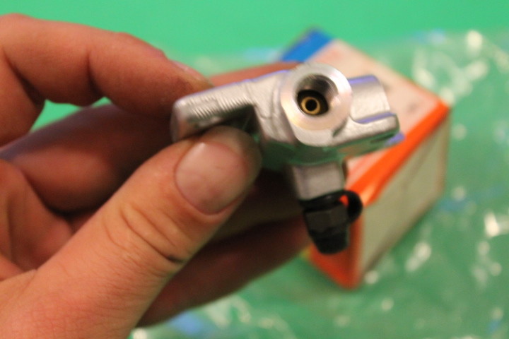 NOS KAWASAKI 1985-1987 ZX600 NINJA 600 RIGHT FORK BRAKE JOINT