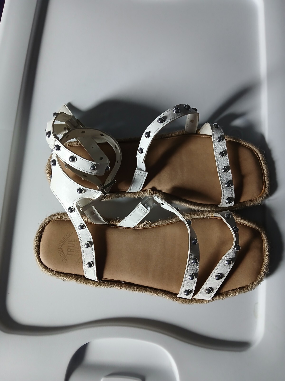 APL TRUE CRAFT 7 5M sandali bianchi nuovi senza scatola cinturino alla caviglia