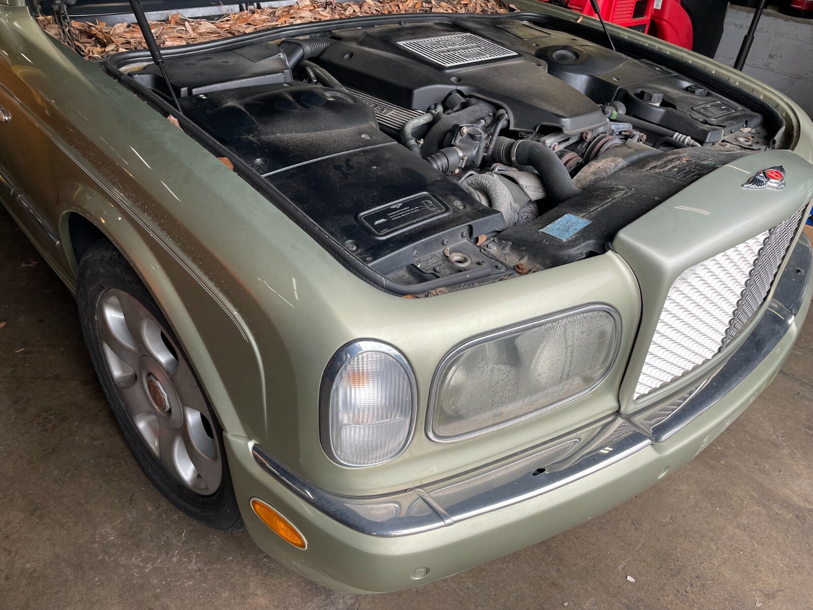 BENTLEY ARNAGE DOOR SEAL, ROLLS ROYCE SERAPH. WORLDS LARGEST USED PART INVENTORY